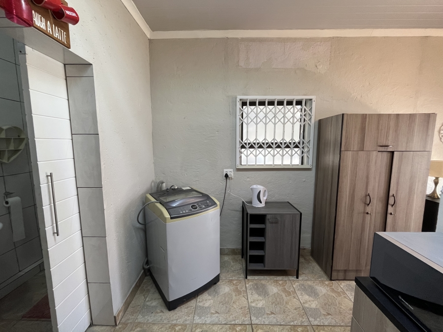 To Let 1 Bedroom Property for Rent in Protea Park North West